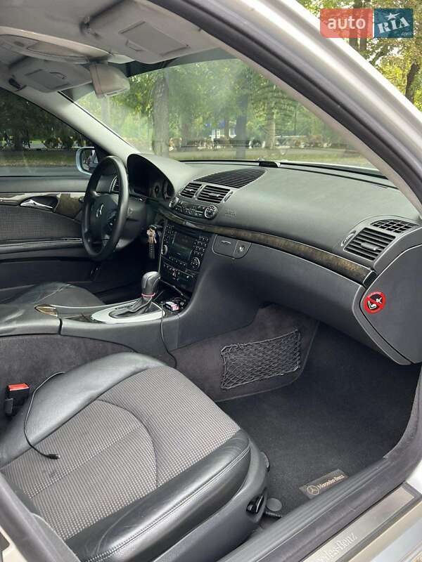 Седан Mercedes-Benz E-Class 2003 в Запорожье