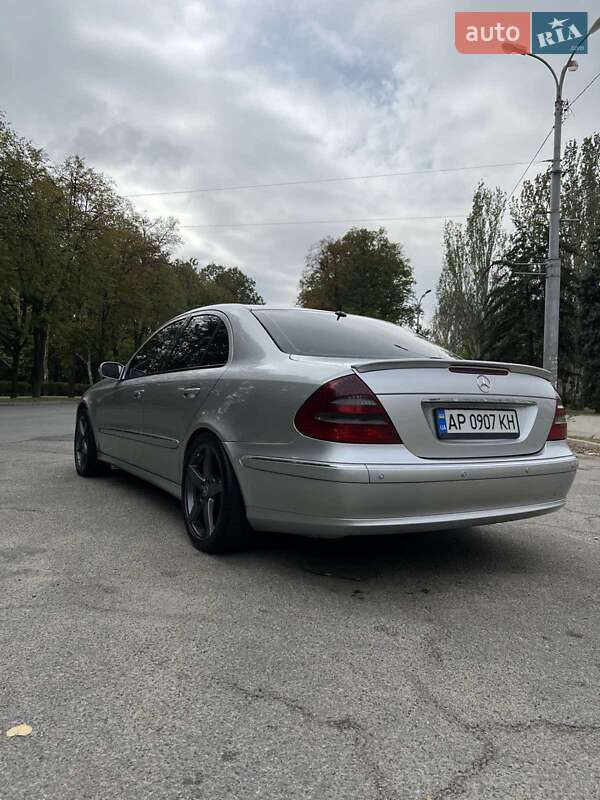 Седан Mercedes-Benz E-Class 2003 в Запорожье
