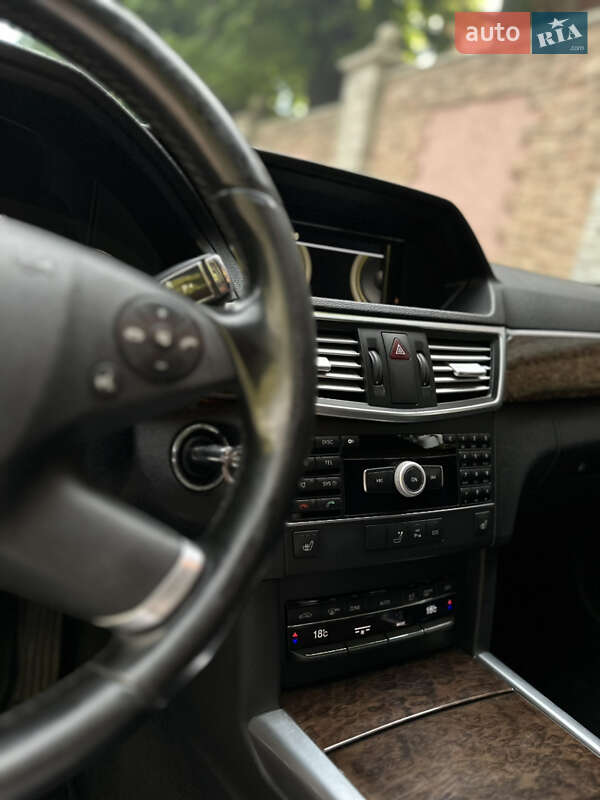 Универсал Mercedes-Benz E-Class 2012 в Черновцах
