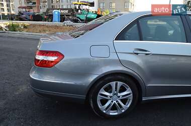 Седан Mercedes-Benz E-Class 2010 в 
