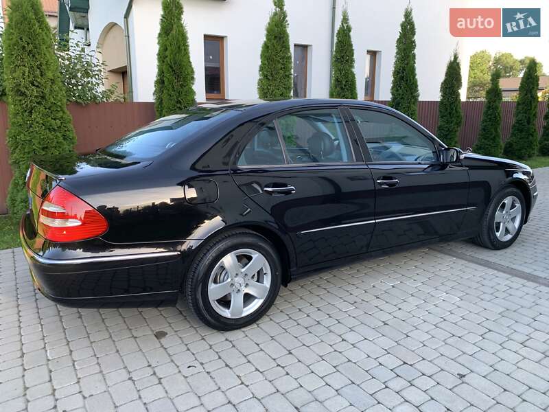 Седан Mercedes-Benz E-Class 2004 в Ивано-Франковске