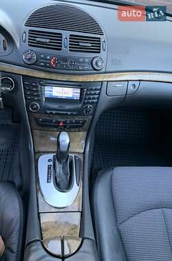 Седан Mercedes-Benz E-Class 2004 в 