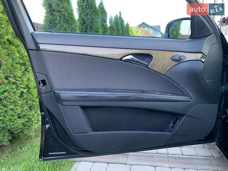 Седан Mercedes-Benz E-Class 2004 в Ивано-Франковске