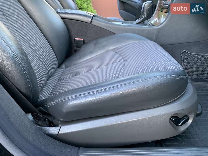 Седан Mercedes-Benz E-Class 2004 в Ивано-Франковске
