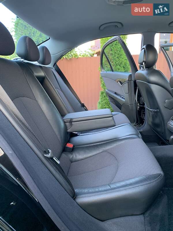 Седан Mercedes-Benz E-Class 2004 в Ивано-Франковске