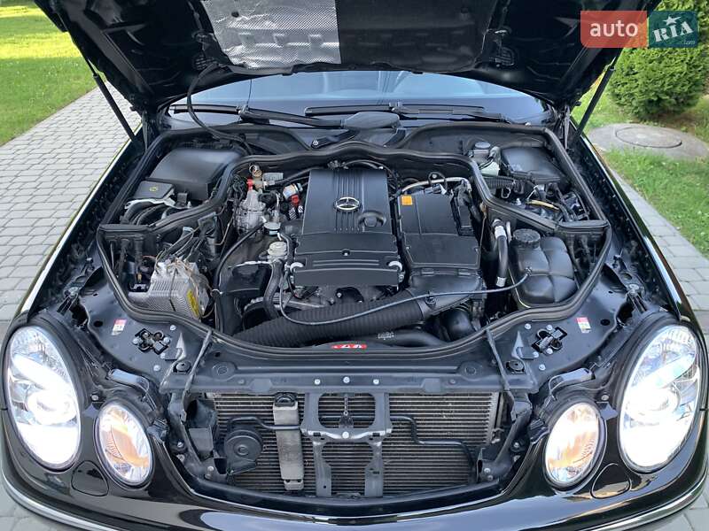 Седан Mercedes-Benz E-Class 2004 в Ивано-Франковске