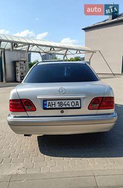 Седан Mercedes-Benz E-Class 1998 в 