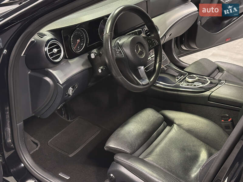 Седан Mercedes-Benz E-Class 2017 в Вараше