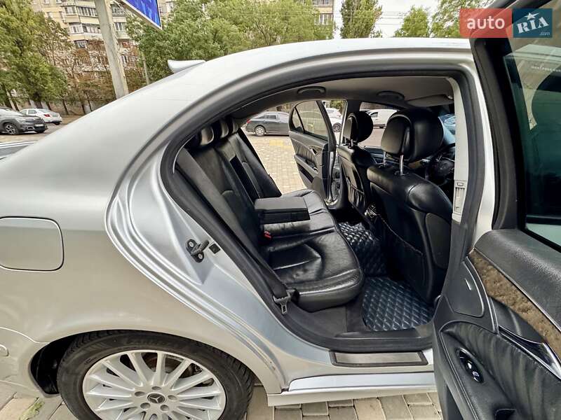 Седан Mercedes-Benz E-Class 2006 в Одессе