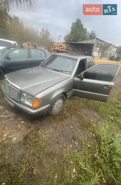 Седан Mercedes-Benz E-Class 1990 в 
