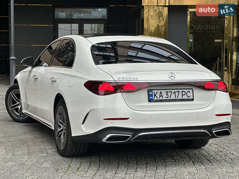 Седан Mercedes-Benz E-Class 2024 в Киеве