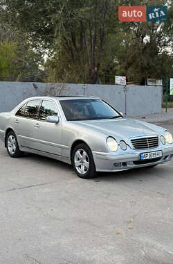 Седан Mercedes-Benz E-Class 2001 в Запоріжжі