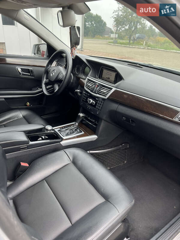 Седан Mercedes-Benz E-Class 2009 в Черновцах