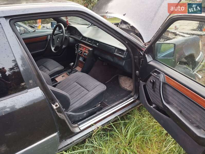 Седан Mercedes-Benz E-Class 1992 в Кременце фото 8 Седан Mercedes-Benz E-Class 1992 в Кременце