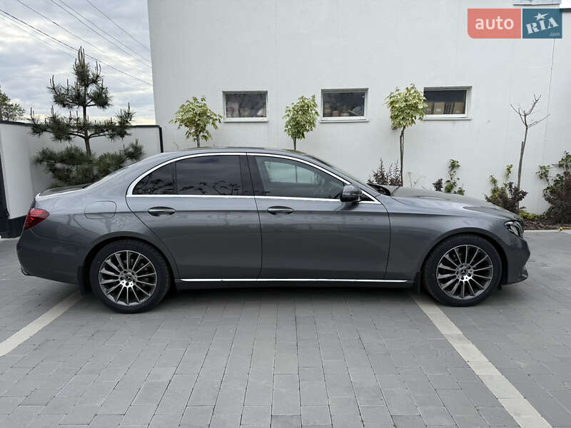 Седан Mercedes-Benz E-Class 2018 в Львові