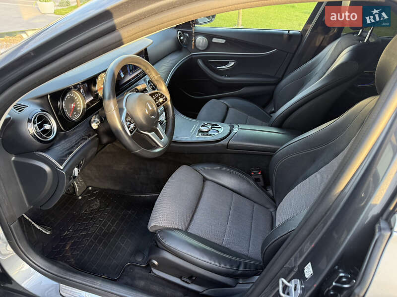 Седан Mercedes-Benz E-Class 2018 в Львові