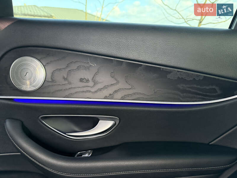 Седан Mercedes-Benz E-Class 2018 в Львові