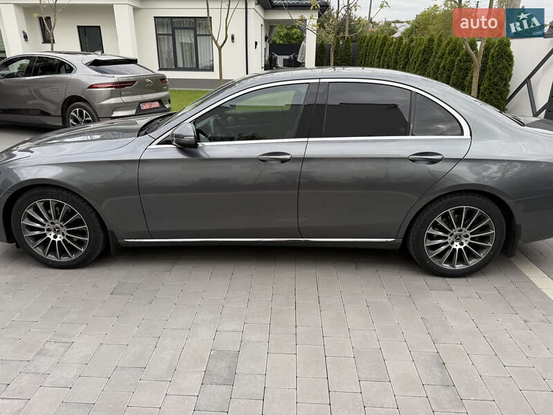Седан Mercedes-Benz E-Class 2018 в Львові