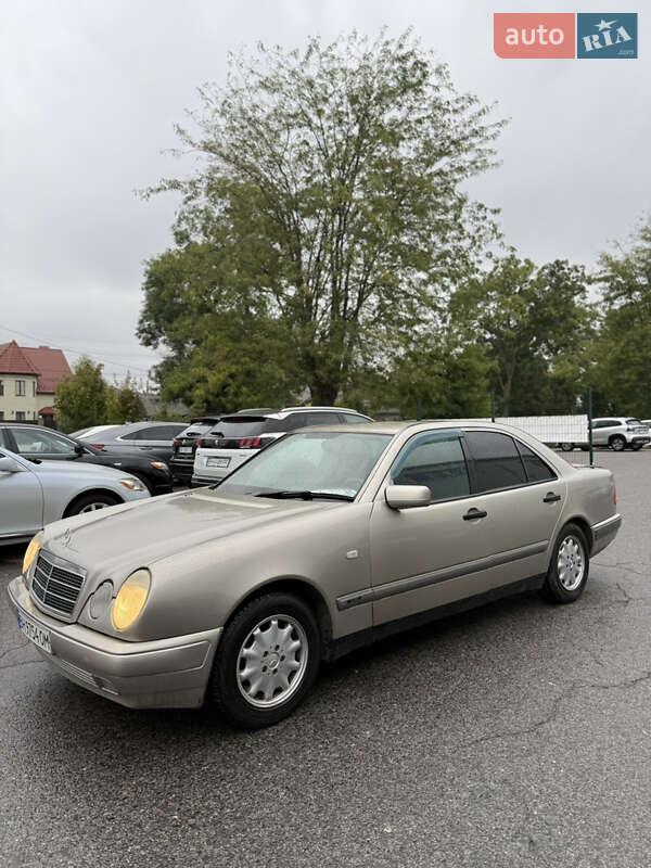 Седан Mercedes-Benz E-Class 1996 в Измаиле