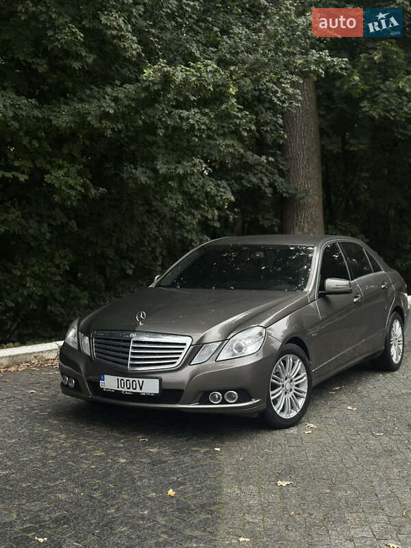 Mercedes-Benz E-Class 2011