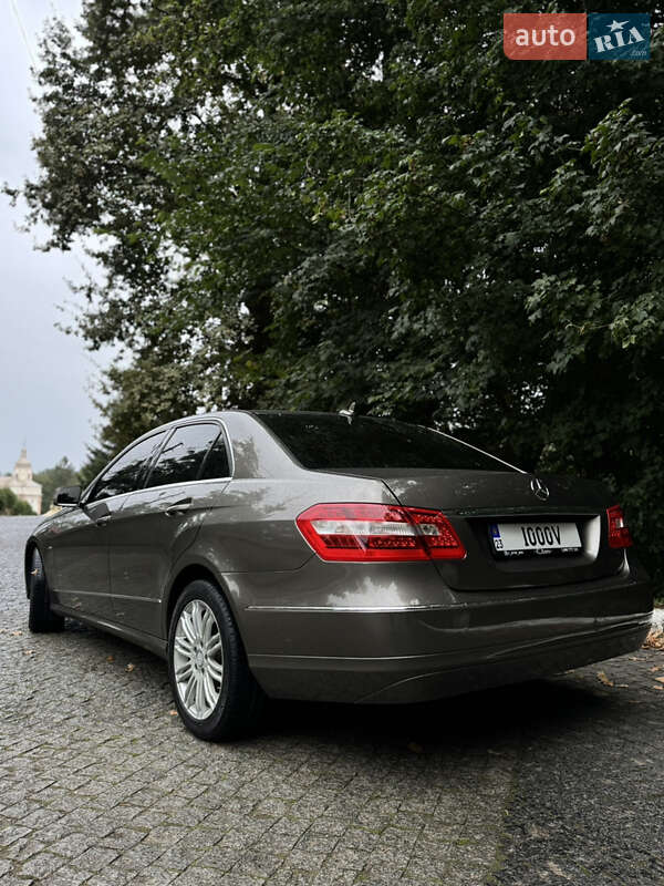 Седан Mercedes-Benz E-Class 2011 в Чернівцях фото 5 Седан Mercedes-Benz E-Class 2011 в Чернівцях