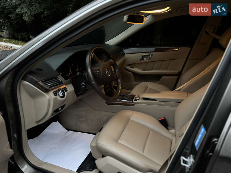 Седан Mercedes-Benz E-Class 2011 в Чернівцях фото 15 Седан Mercedes-Benz E-Class 2011 в Чернівцях
