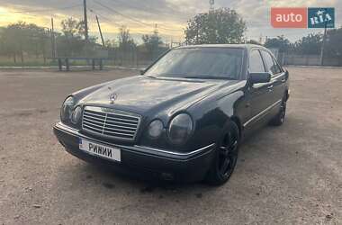 Седан Mercedes-Benz E-Class 1999 в Южном