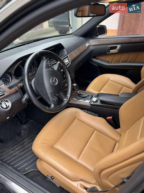 Седан Mercedes-Benz E-Class 2012 в Виннице