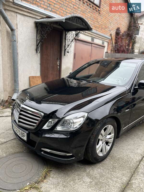 Седан Mercedes-Benz E-Class 2012 в Виннице