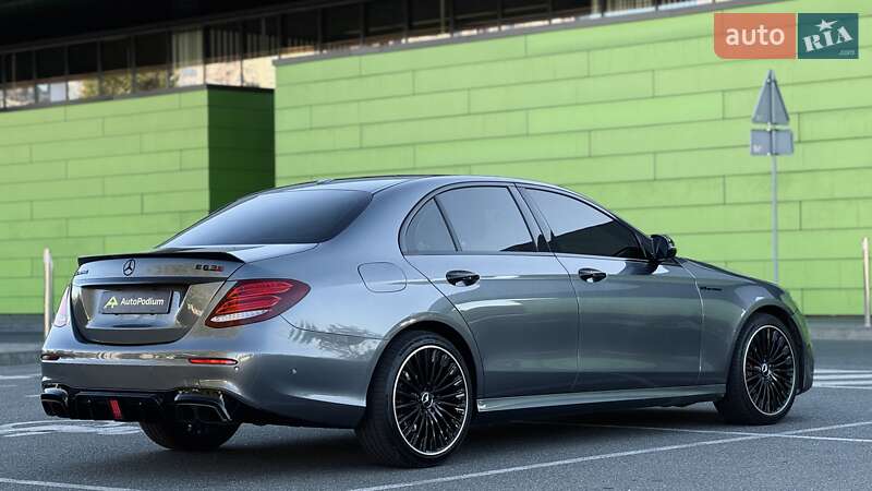 Седан Mercedes-Benz E-Class 2017 в Киеве