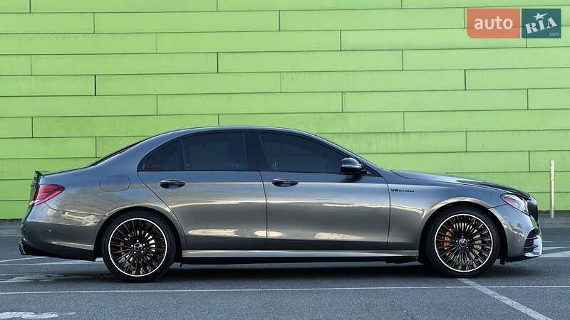 Седан Mercedes-Benz E-Class 2017 в Киеве