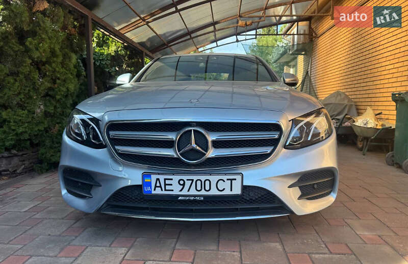 Седан Mercedes-Benz E-Class 2016 в 