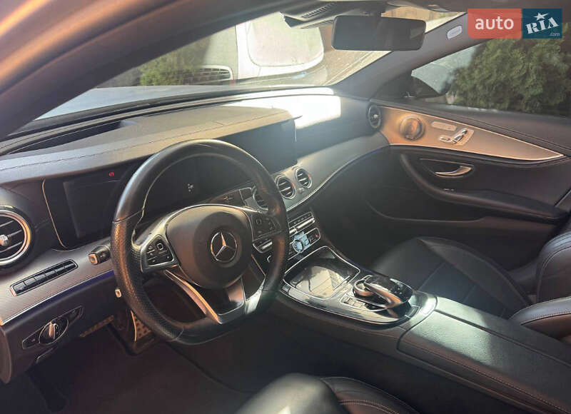 Седан Mercedes-Benz E-Class 2016 в Києві