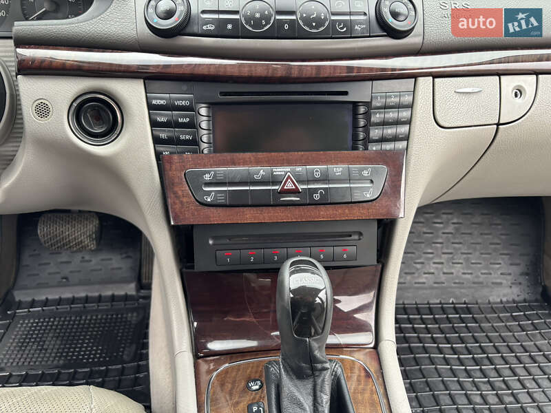 Седан Mercedes-Benz E-Class 2003 в Львові фото 32 Седан Mercedes-Benz E-Class 2003 в Львові