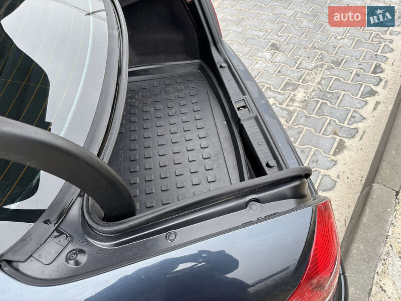 Седан Mercedes-Benz E-Class 2003 в Львові фото 44 Седан Mercedes-Benz E-Class 2003 в Львові