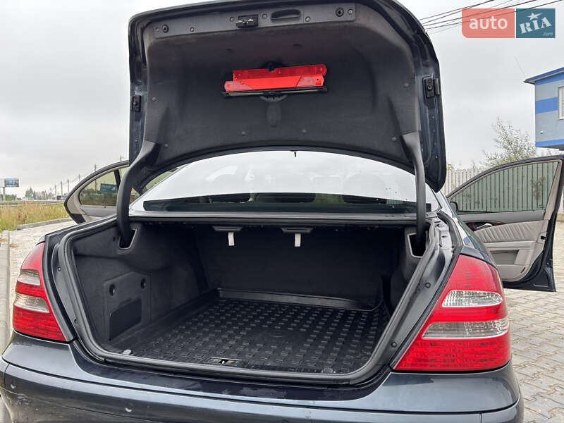 Седан Mercedes-Benz E-Class 2003 в Львові фото 46 Седан Mercedes-Benz E-Class 2003 в Львові
