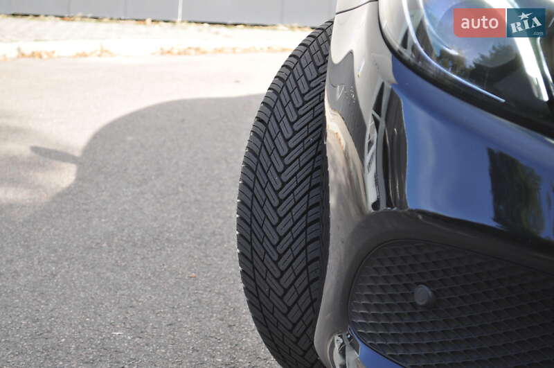 Седан Mercedes-Benz E-Class 2018 в Києві