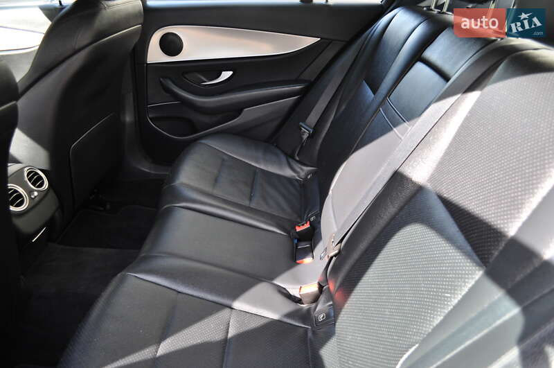 Седан Mercedes-Benz E-Class 2018 в Києві