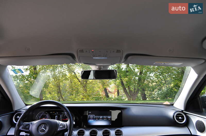 Седан Mercedes-Benz E-Class 2018 в Києві