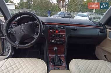 Седан Mercedes-Benz E-Class 1999 в 