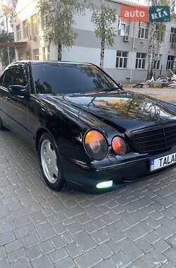 Седан Mercedes-Benz E-Class 2000 в Николаеве