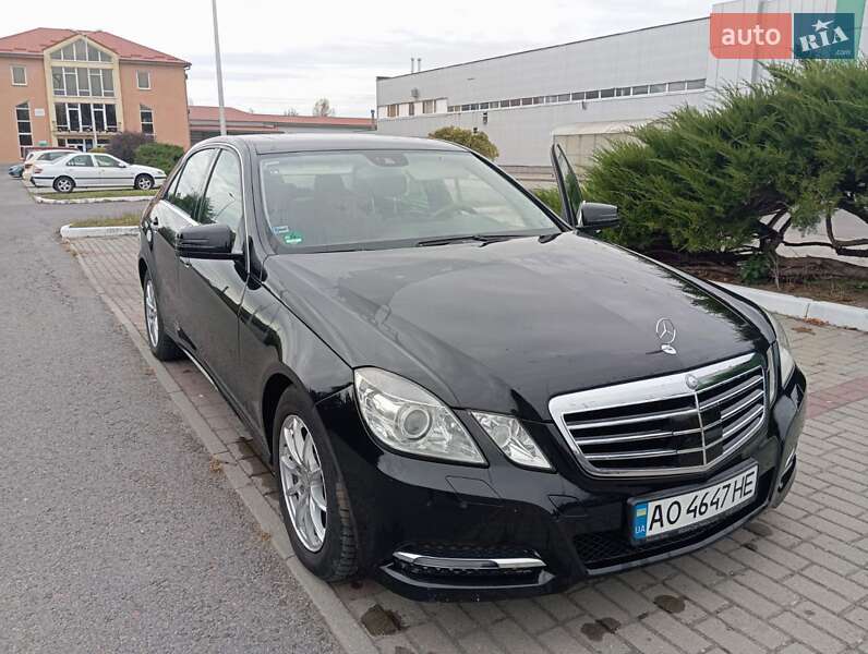 Седан Mercedes-Benz E-Class 2013 в Ужгороде