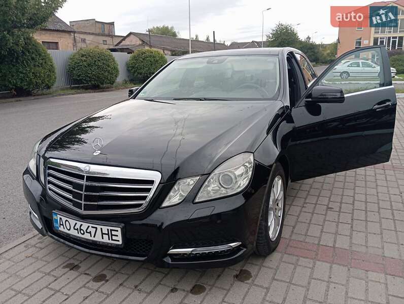 Седан Mercedes-Benz E-Class 2013 в Ужгороде