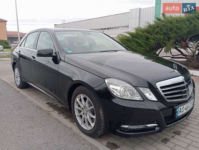 Седан Mercedes-Benz E-Class 2013 в Ужгороде
