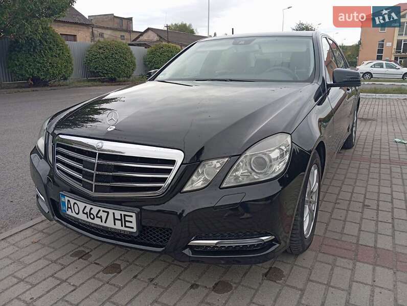 Седан Mercedes-Benz E-Class 2013 в Ужгороде