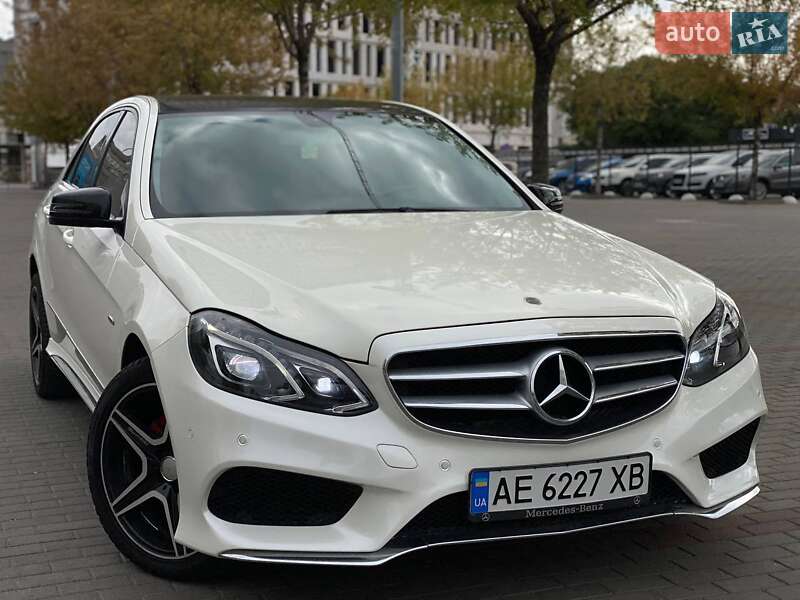 Mercedes-Benz E-Class 2011
