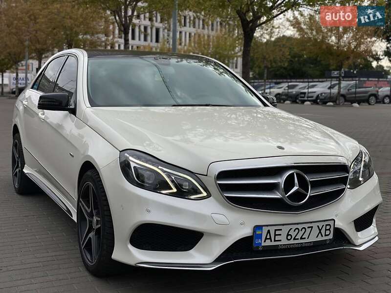 Седан Mercedes-Benz E-Class 2011 в Дніпрі
