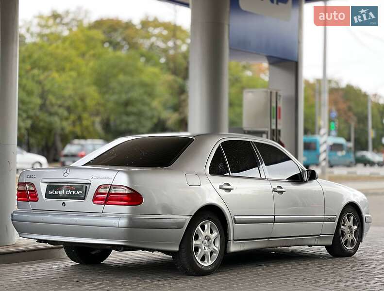Седан Mercedes-Benz E-Class 2000 в Николаеве