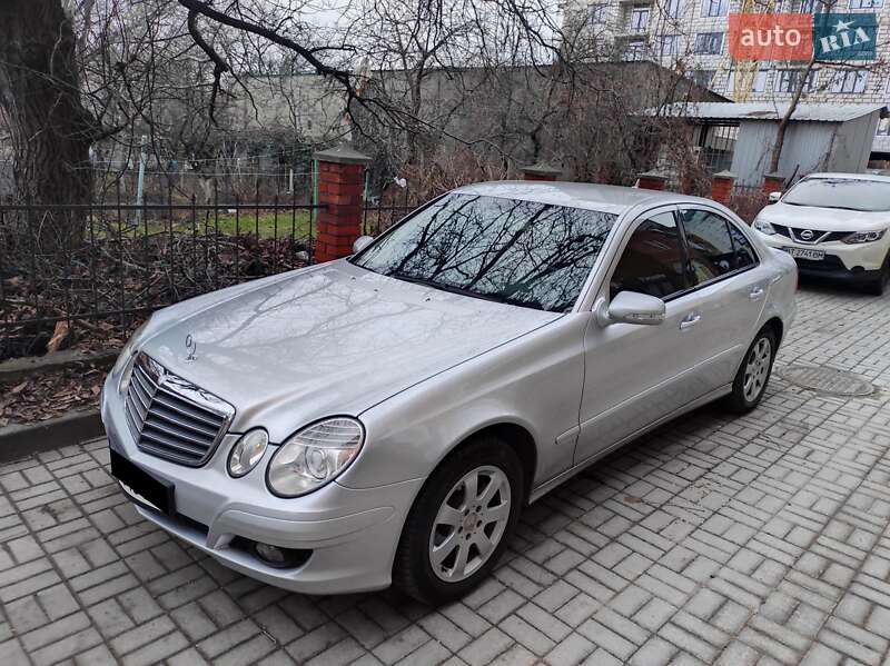 Седан Mercedes-Benz E-Class 2007 в Черновцах