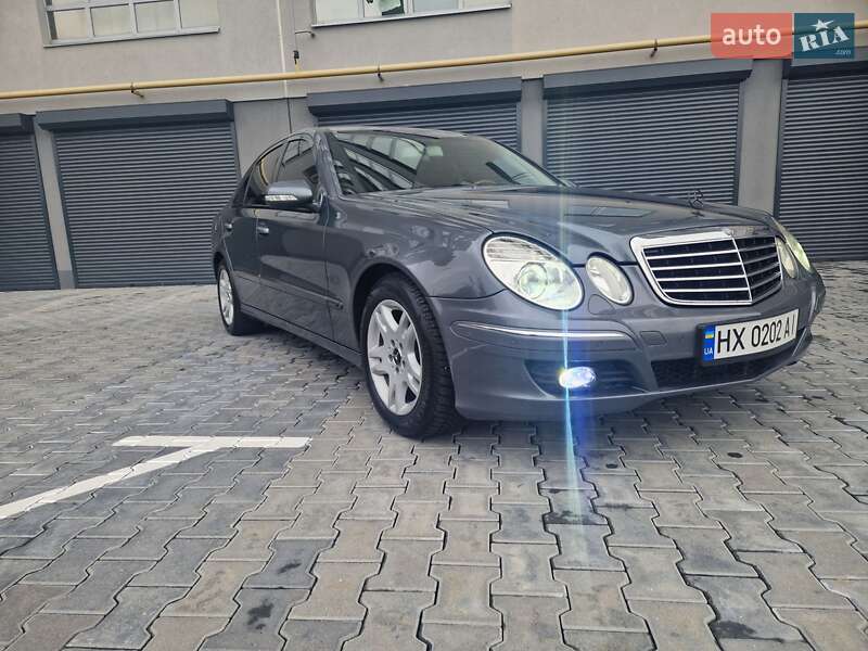 Седан Mercedes-Benz E-Class 2008 в 